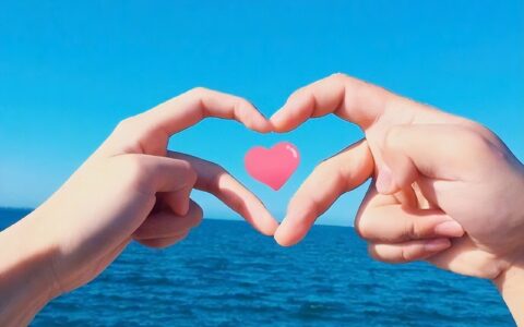 爱的表白经典语句（爱情表白最感动的句子）