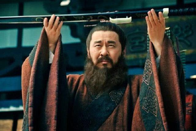 曹操做丞相13年，为何终其一生都不敢称帝？