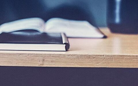 请珍惜应届生身份 考上公务员