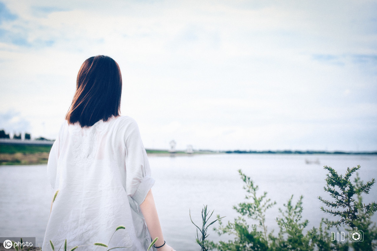 简短优美散文诗摘抄（优美又短的散文诗大全）