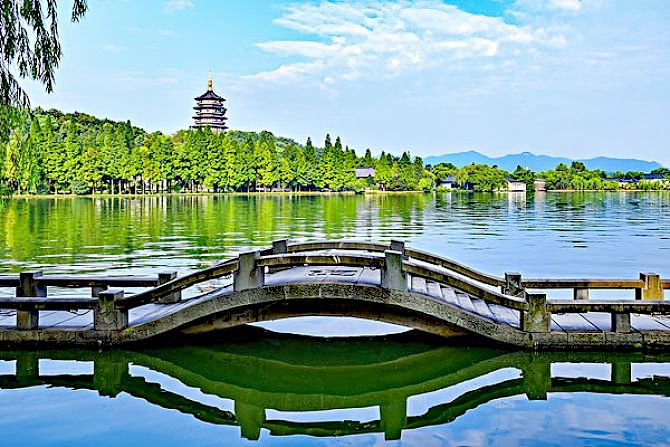 形容杭州美景的句子（一句话赞美杭州美景）