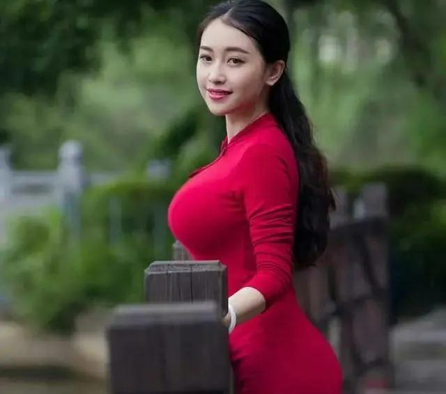 念奴娇赤壁怀古原文及翻译（念奴娇赤壁怀古赏析）