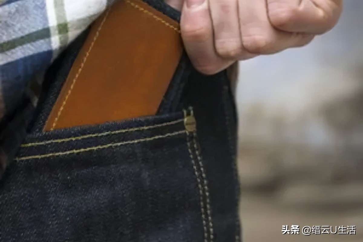 小人物故事情节（无私奉献的小人物和事迹）