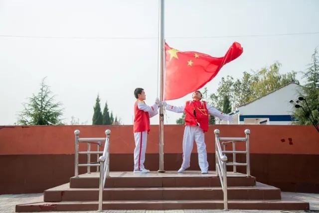 六年级毕业感言简短精辟（小学毕业赠言简短霸气）