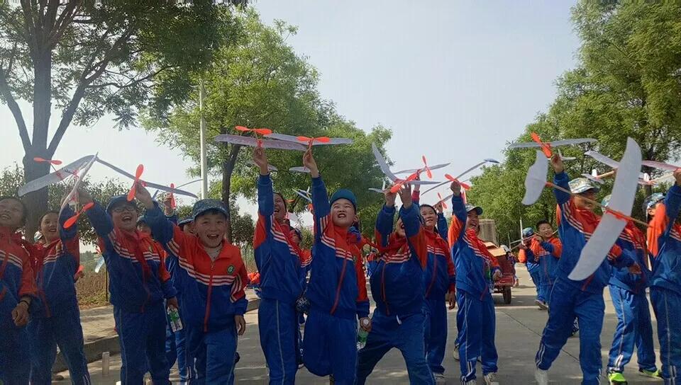 六年级毕业感言简短精辟（小学毕业赠言简短霸气）