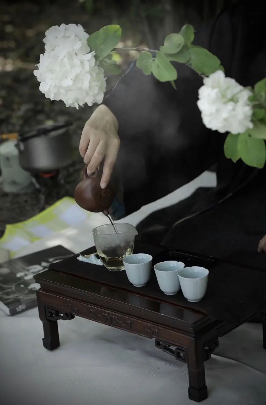 描写谷雨的古诗4句（24节气古诗词大全）