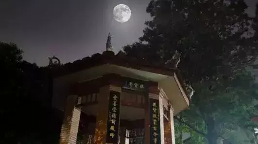 描写月亮的古诗有哪些（月亮的经典诗词）
