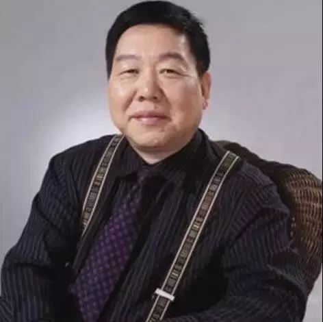 卖掉房子去迪拜摆地摊 如今他坐拥4座城 年入10亿
