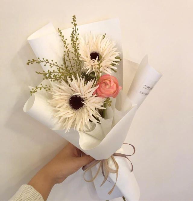 简短给老师的教师节祝福语（感恩老师最暖心一段话）