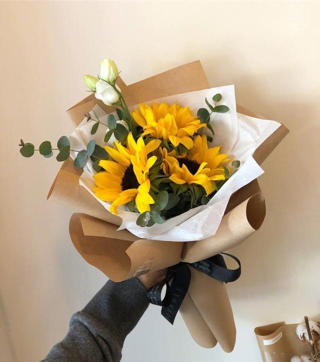 简短给老师的教师节祝福语（感恩老师最暖心一段话）