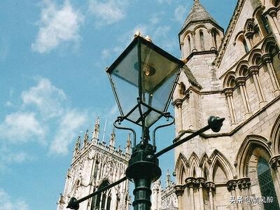 关于最伤感的qq个性签名（2022最火的个性签名分享）