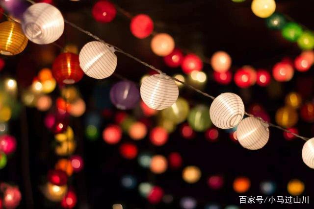 关于元宵节的诗句佳句有哪些（描写元宵节的诗句古诗）