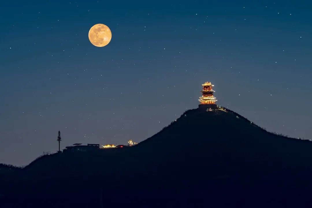 关于月的诗句古诗（描写月亮的唯美诗句鉴赏）