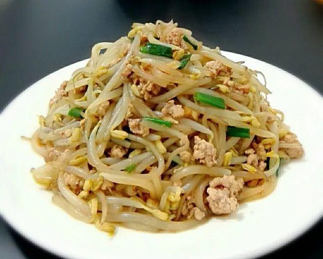 泡豆芽怎么泡的（教你自家泡发豆芽）