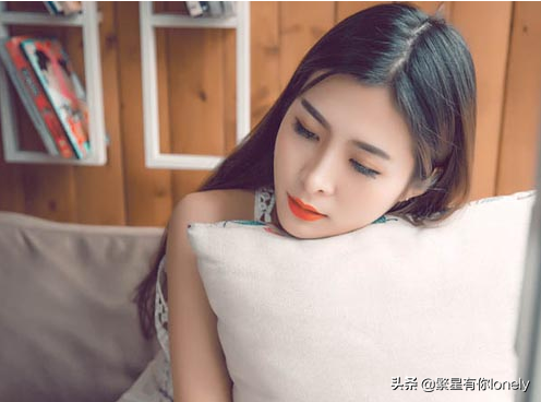 最火的三句情诗（暖心到哭的三行诗）