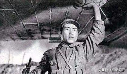 爱国英雄故事有哪些（现代爱国的10个人物故事）