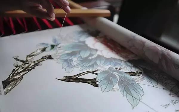 描写刺绣的唯美句子（形容传统文化刺绣的句子）