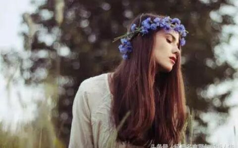 生活不易的句子下一句是什么（调侃生活不易的幽默句子）