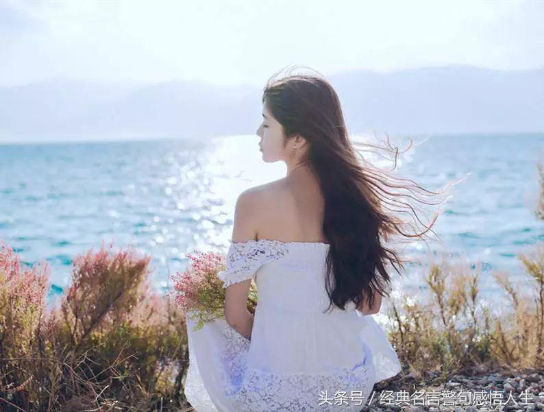 生活不易的句子下一句是什么（调侃生活不易的幽默句子）