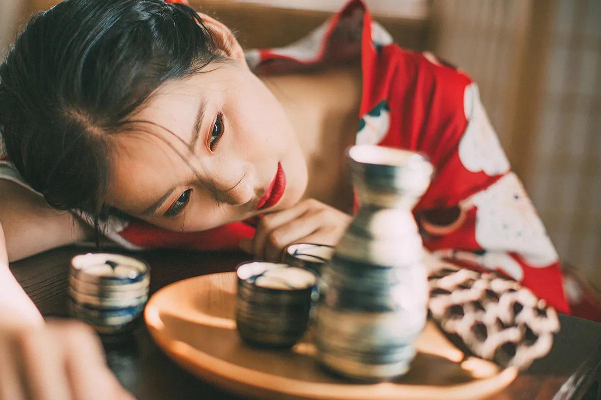 形容酒好喝的唯美句子（赞美好酒的诗句）