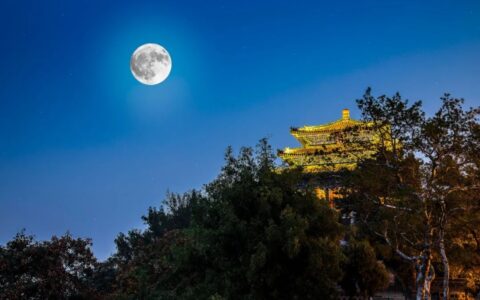 诗中带月的诗句有哪些（关于月亮的古诗及句子）