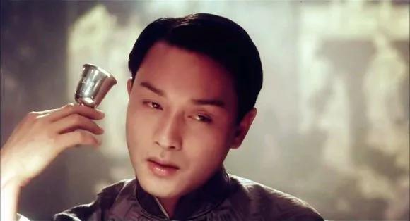 霸王别姬经典台词（描写霸王别姬的凄美诗）