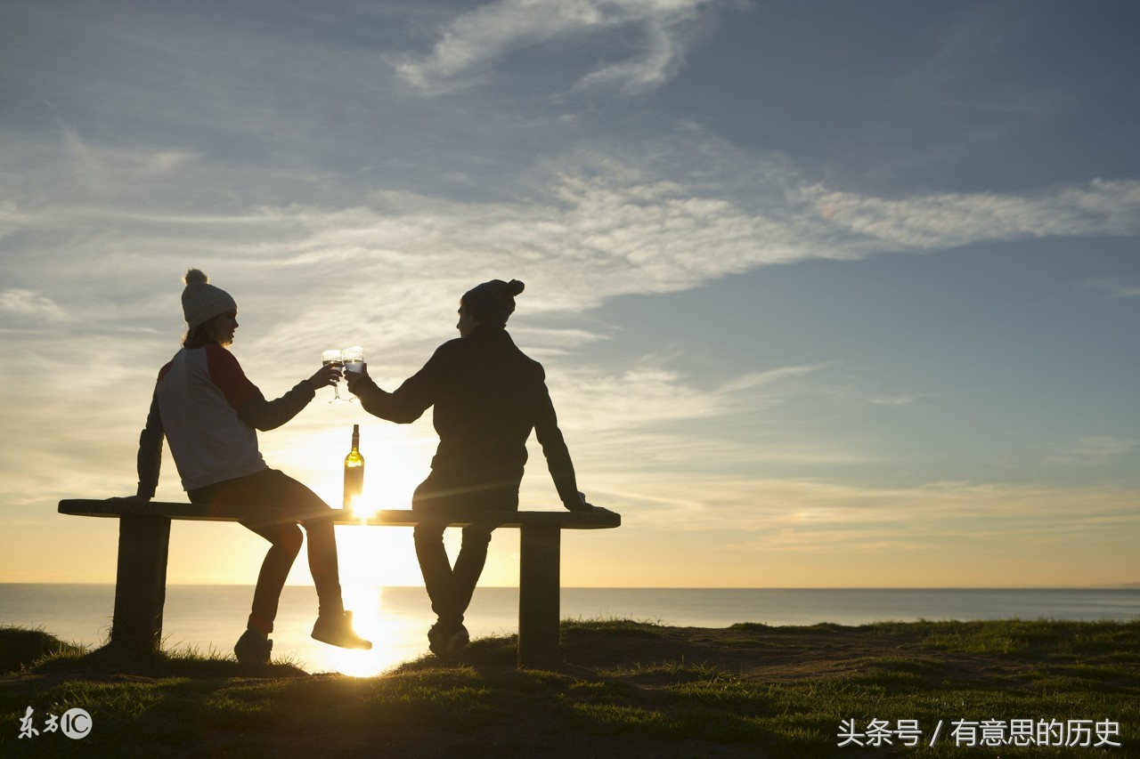 你有故事我有酒下一句怎么接（我有故事和酒经典语句）