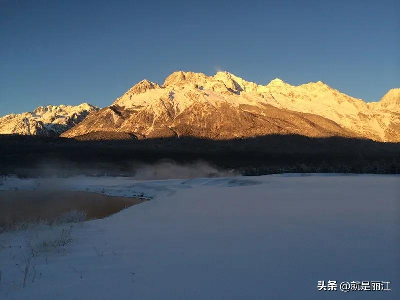 朋友圈赞美玉龙雪山的短句（玉龙雪山旅游的心情说说）