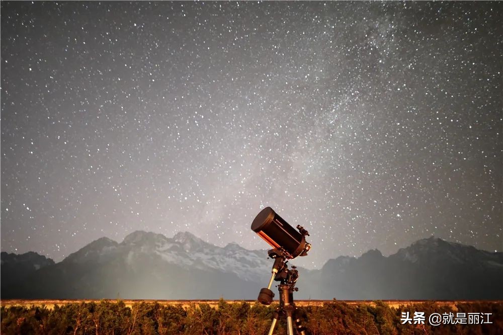 朋友圈赞美玉龙雪山的短句（玉龙雪山旅游的心情说说）