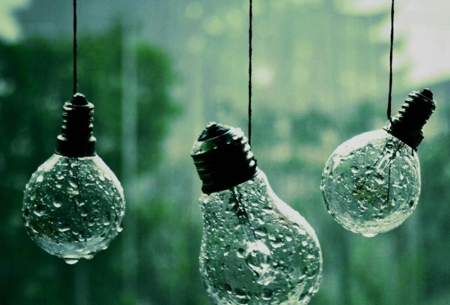 描写暴雨的句子佳句（形容暴雨的好词好句）