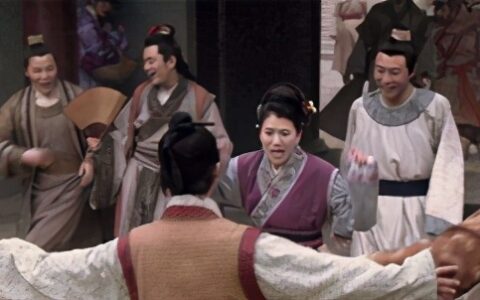 描写人物动作的片段（人物动作描写摘抄）