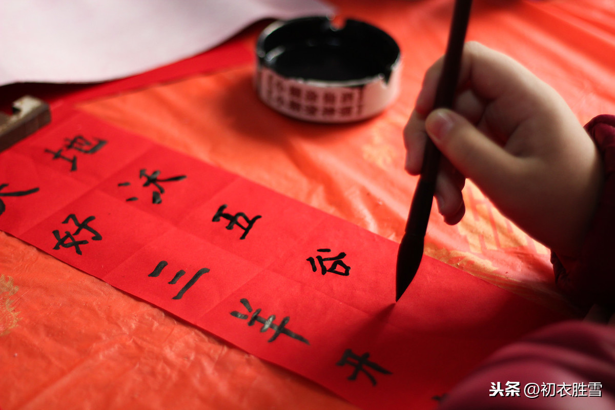 除夜雪的作者是谁（陆游除夜雪意思及赏析）