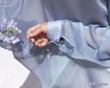 下雪的唯美短句朋友圈（雪的经典唯美短句）