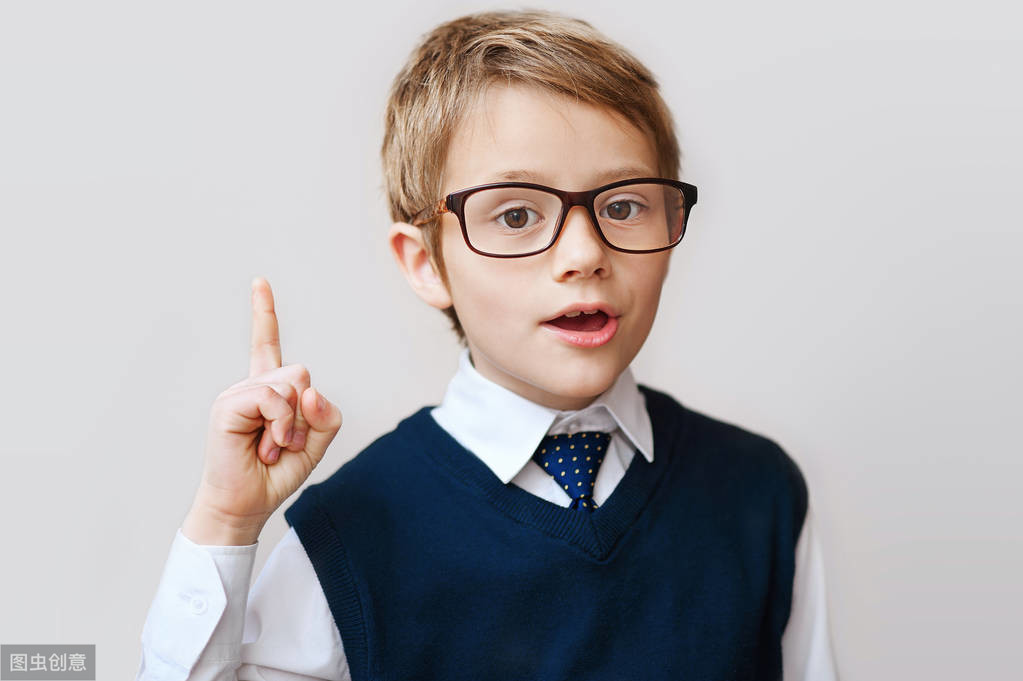 形容很有学问的成语有哪些（形容人有知识有才华的成语）