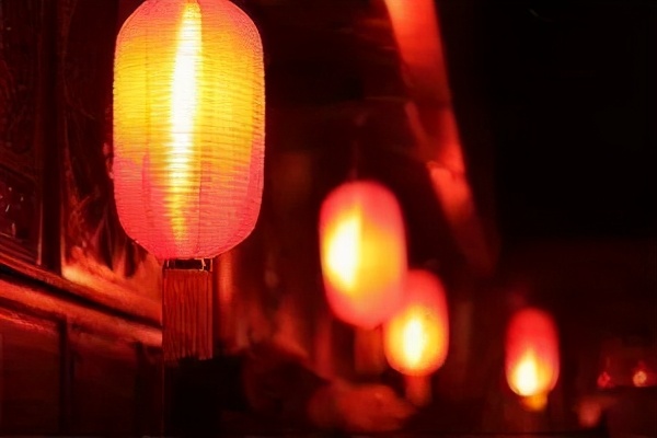 除夜作唐高适翻译（除夜作原文及翻译赏析）