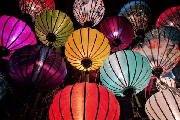 元宵节的诗句有哪些（有关元宵节的诗句）