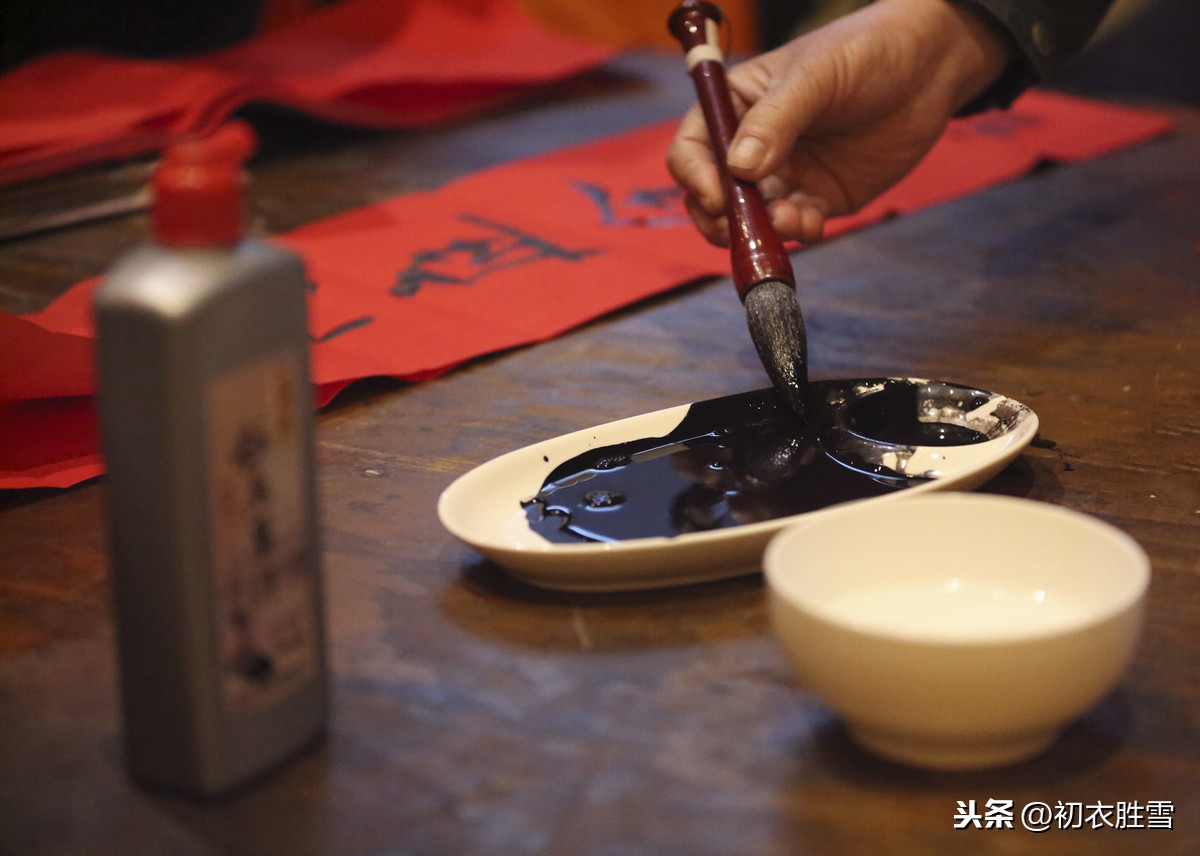除夜雪的古诗译文（除夕雪古诗原文赏析）