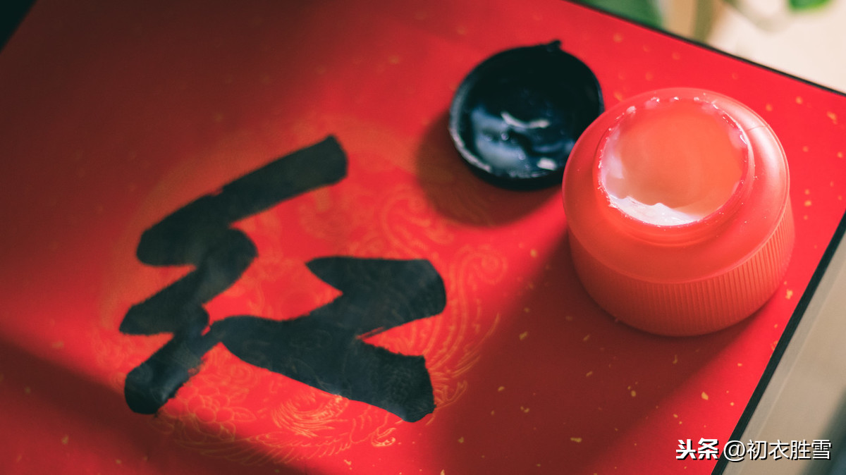 除夜雪的古诗译文（除夕雪古诗原文赏析）