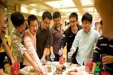 春节祝酒词大全简单（饭桌上高情商敬酒词 ）