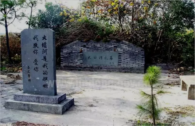 大堰河我的保姆原文（大堰河艾青原文及赏析）