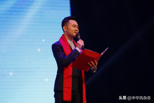 仰望星空的诗句泰戈尔（康德仰望星空的原文）