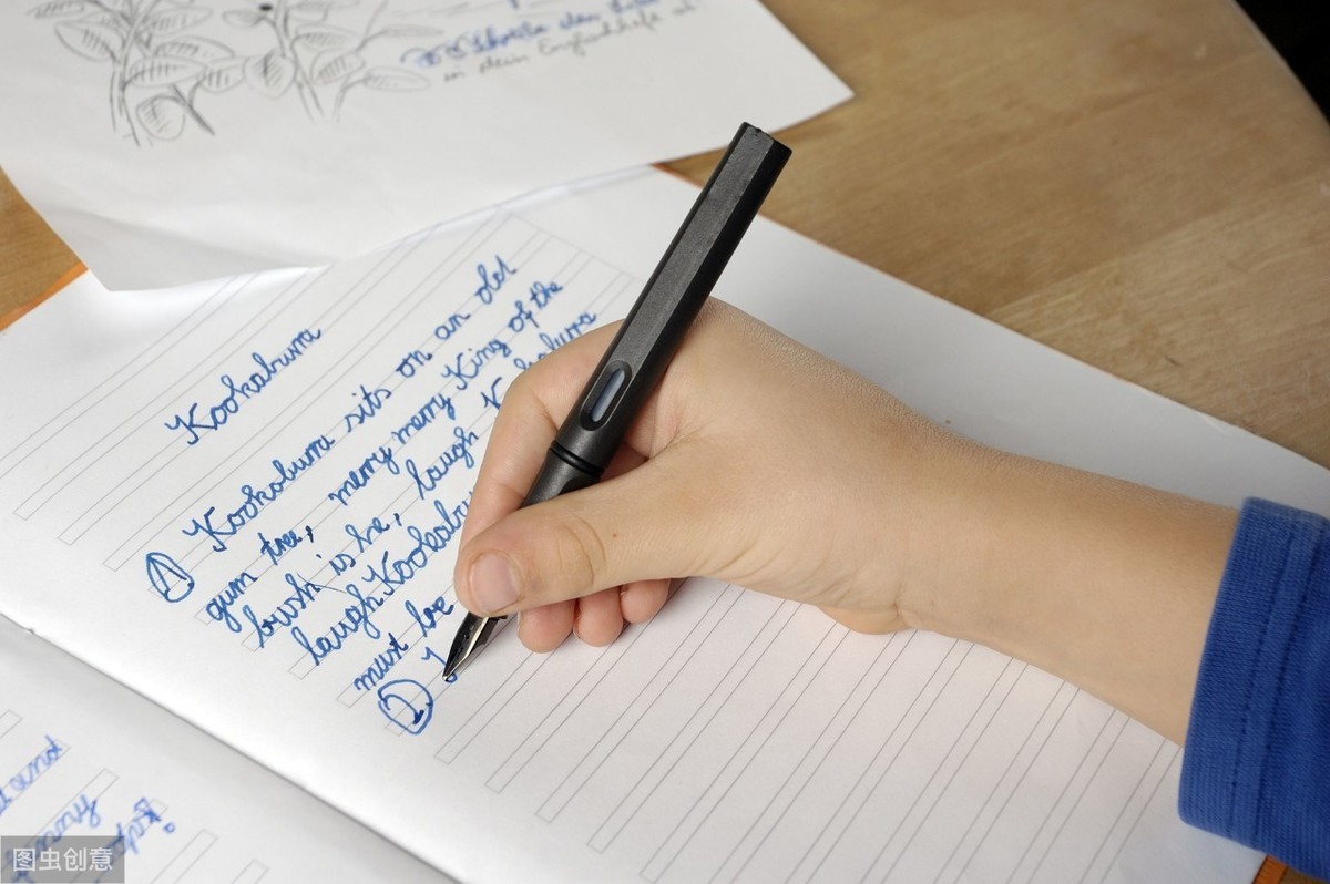 大学通知信英语作文模板（优秀英语作文范文）