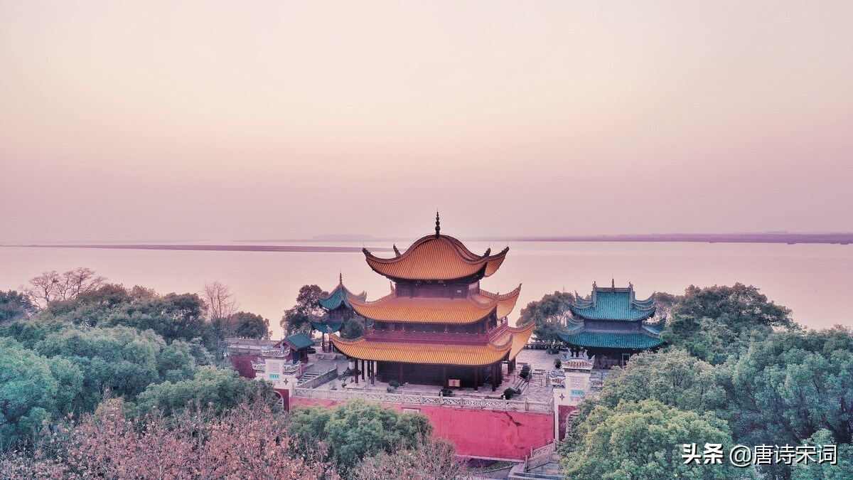 登岳阳楼杜甫原文及翻译（登岳阳楼原文及翻译注释）