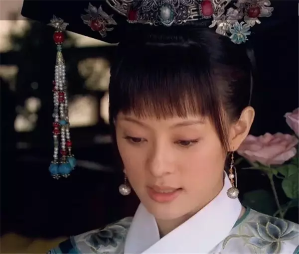 赞美耳环好看的句子（耳环发朋友圈的唯美句）
