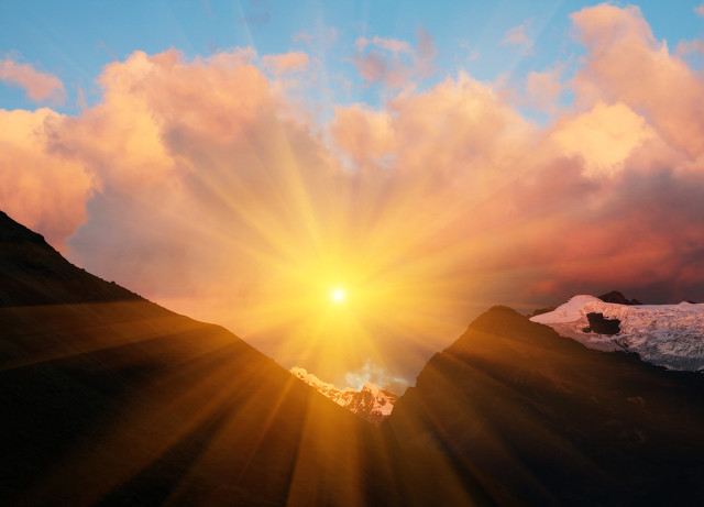 形容晚霞的句子唯美（落日余晖的经典短句）