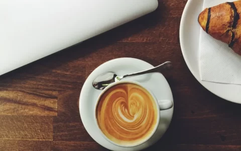 表达干活累很疲惫的句子（适合干活发朋友圈的句子）