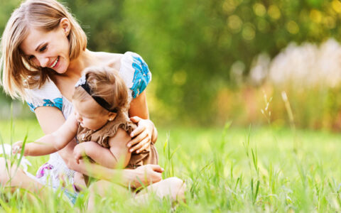 宝宝1岁生日的创意感言（1周岁生日文案）