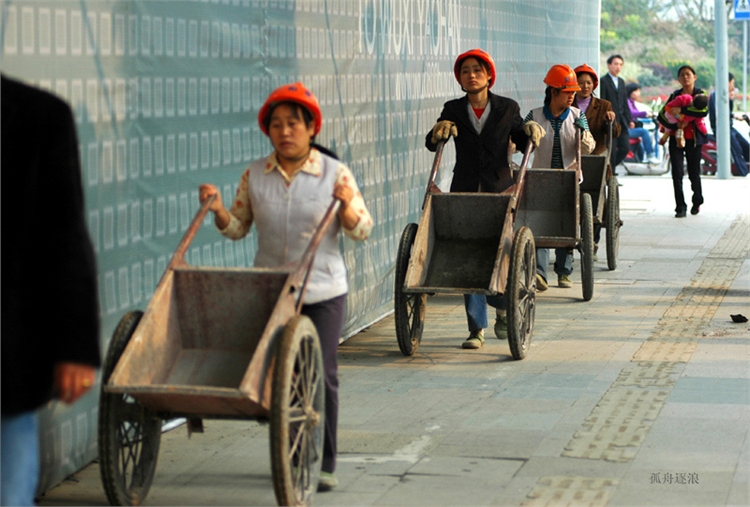 赞美农民工的经典句子（致工地农民工的感人句子）