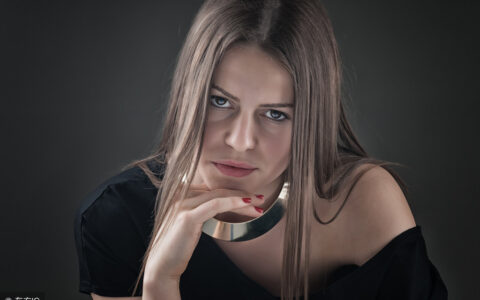 女生霸气英文句子超拽（分享很拽又很酷的英文句子）