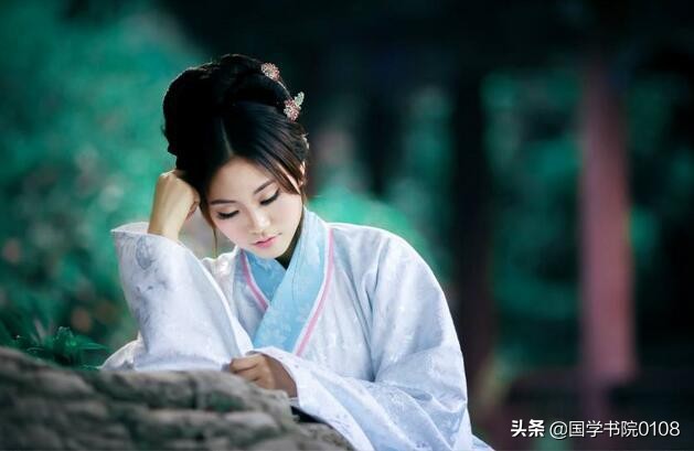 表达爱慕的诗句有哪些（浪漫到骨子里唯美诗句）
